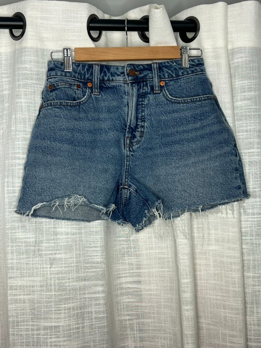 Madewell Mid Wash The Curvey Perfect Jean Short